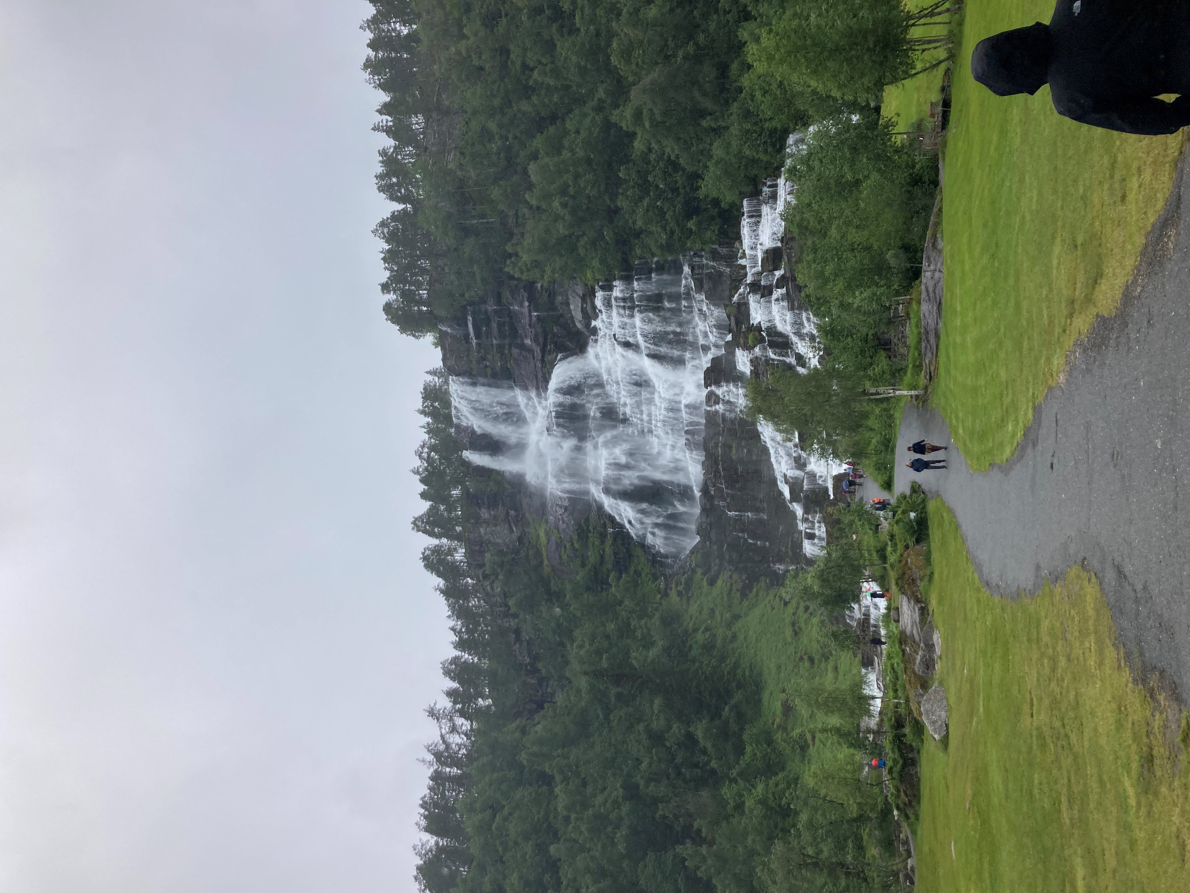tweeling waterval.jpg