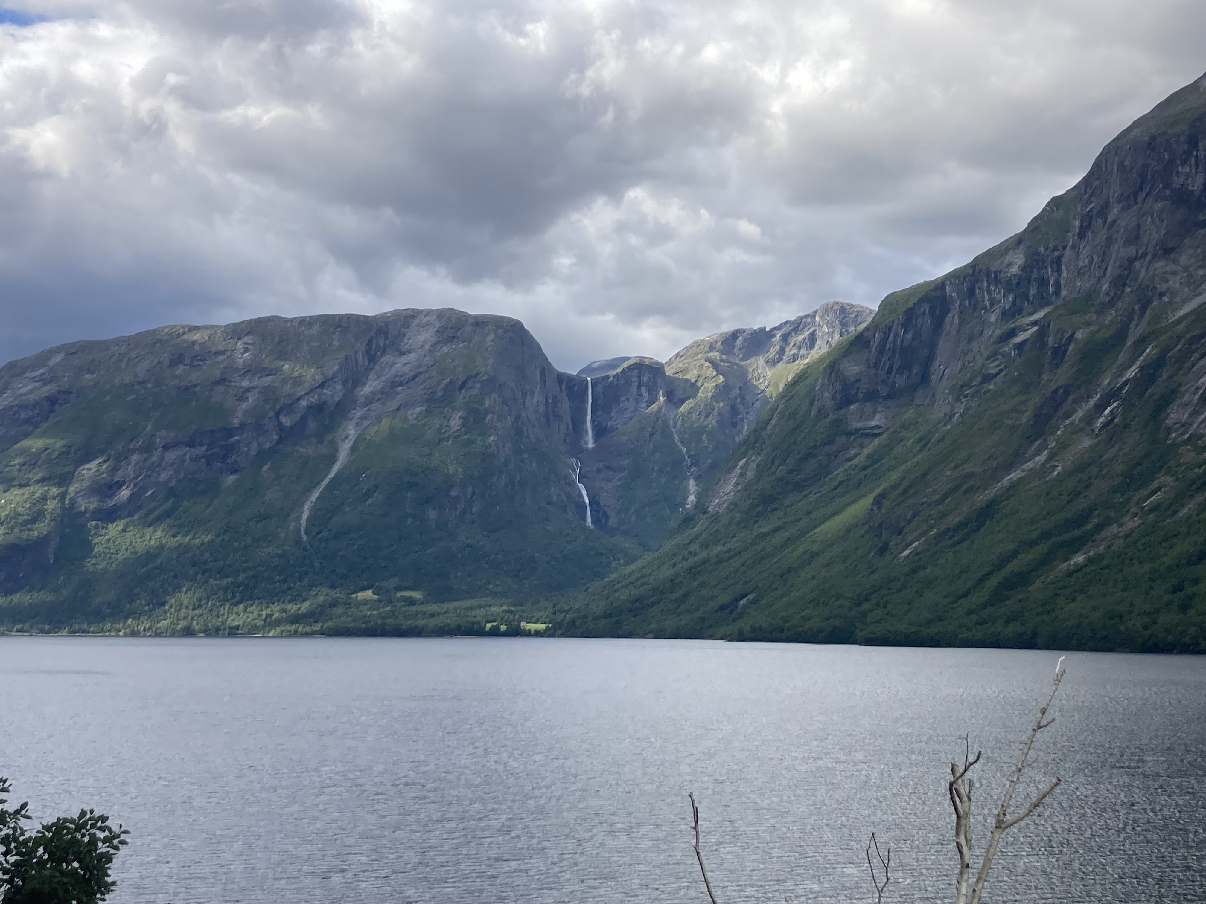 uitzicht waterval.jpg